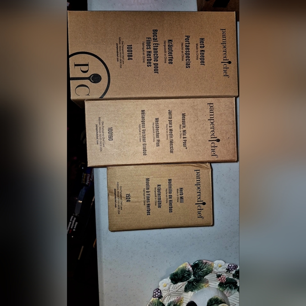 Pampered Chef Mix & Pour Set/HerbKeeper/HerbMill/MixNChop